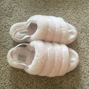 UGG fluff yeah slide sandal size 8 in color light pink!